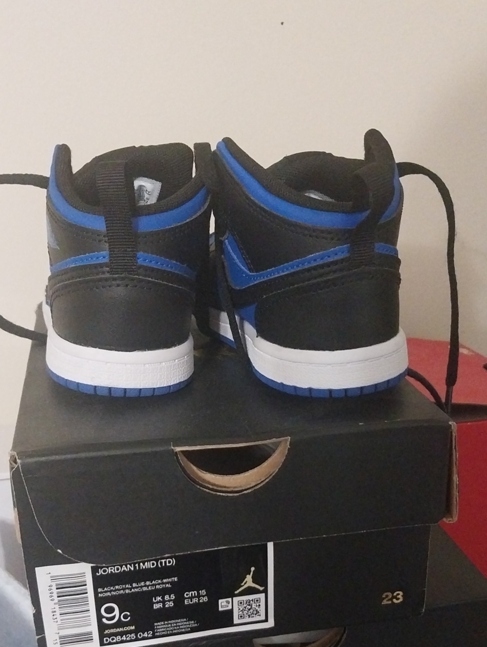 Jordan 1 Mid - Picture 4 of 4